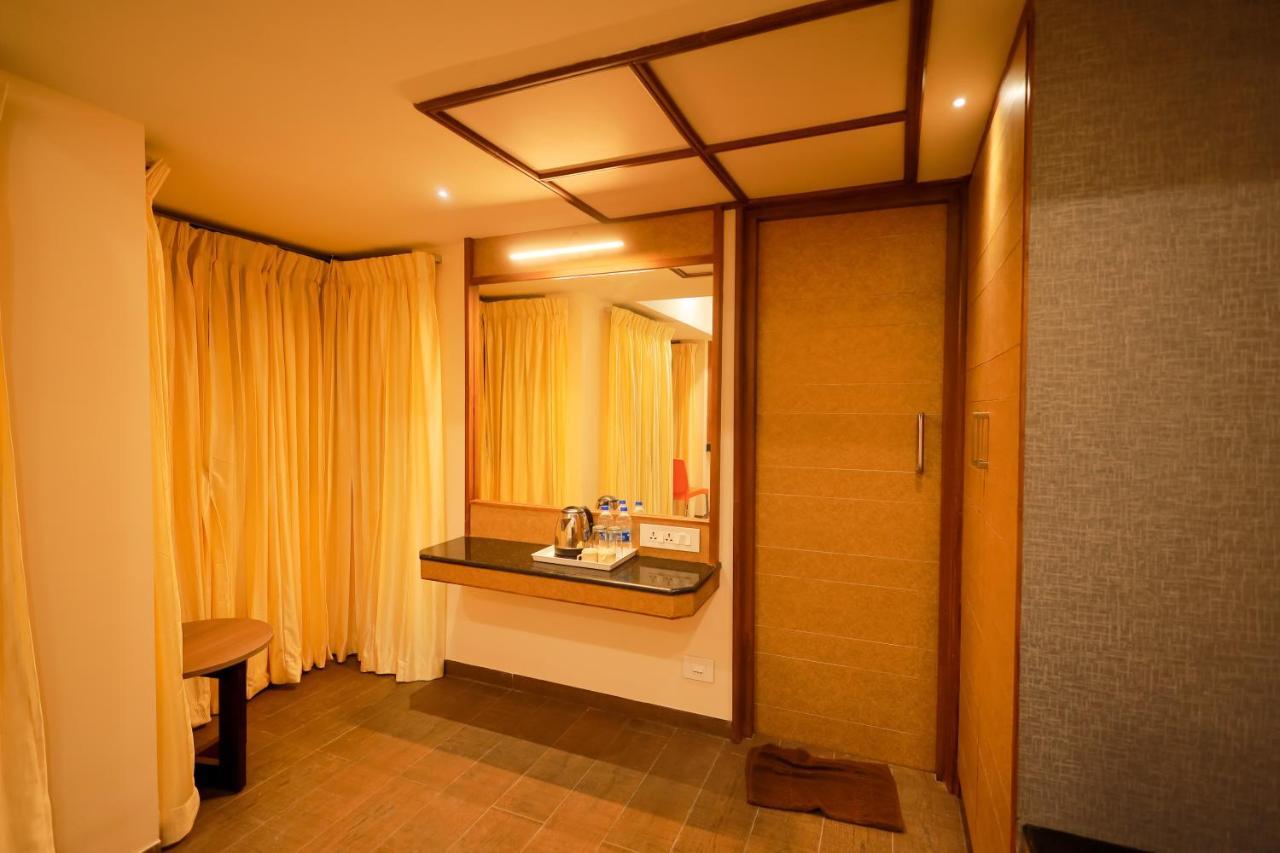Grand Sabarees Hotel