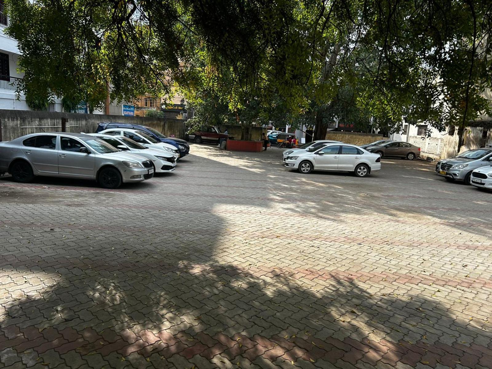 Grand Sabarees Hotel